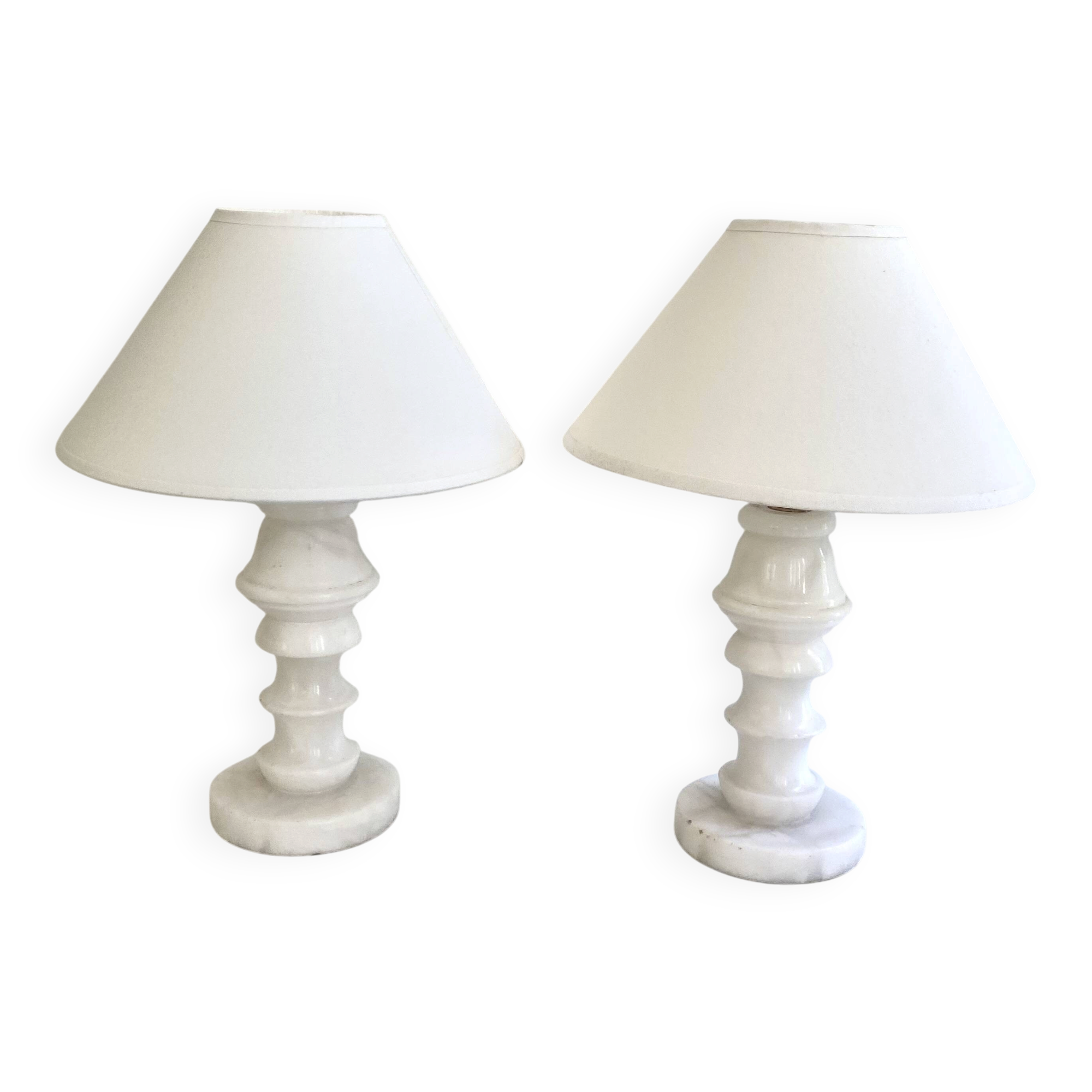 Two alabaster lamps, 2x2M fabric cables, cotton lampshades.