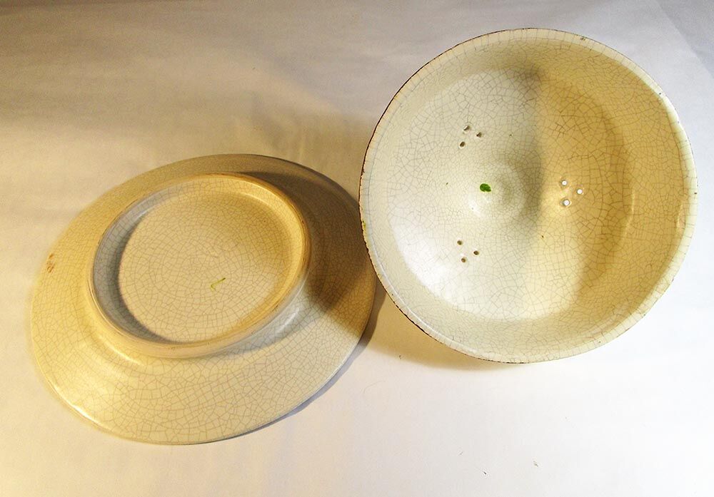 Cheese bell and ceramic dish