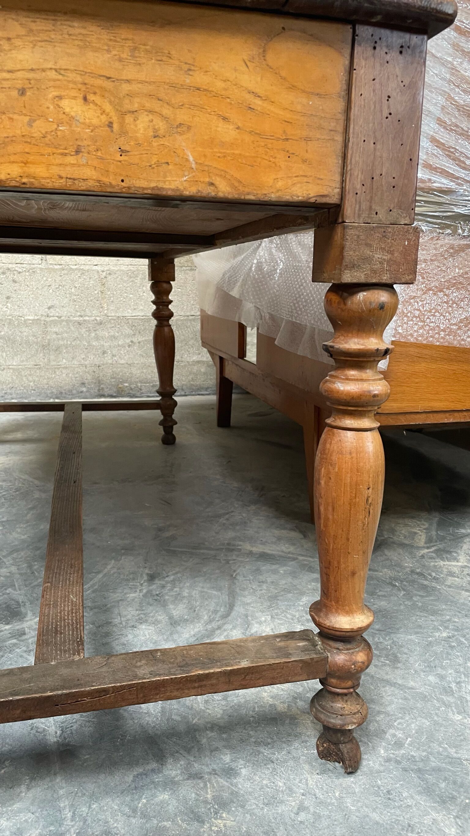Farmhouse table with drawers