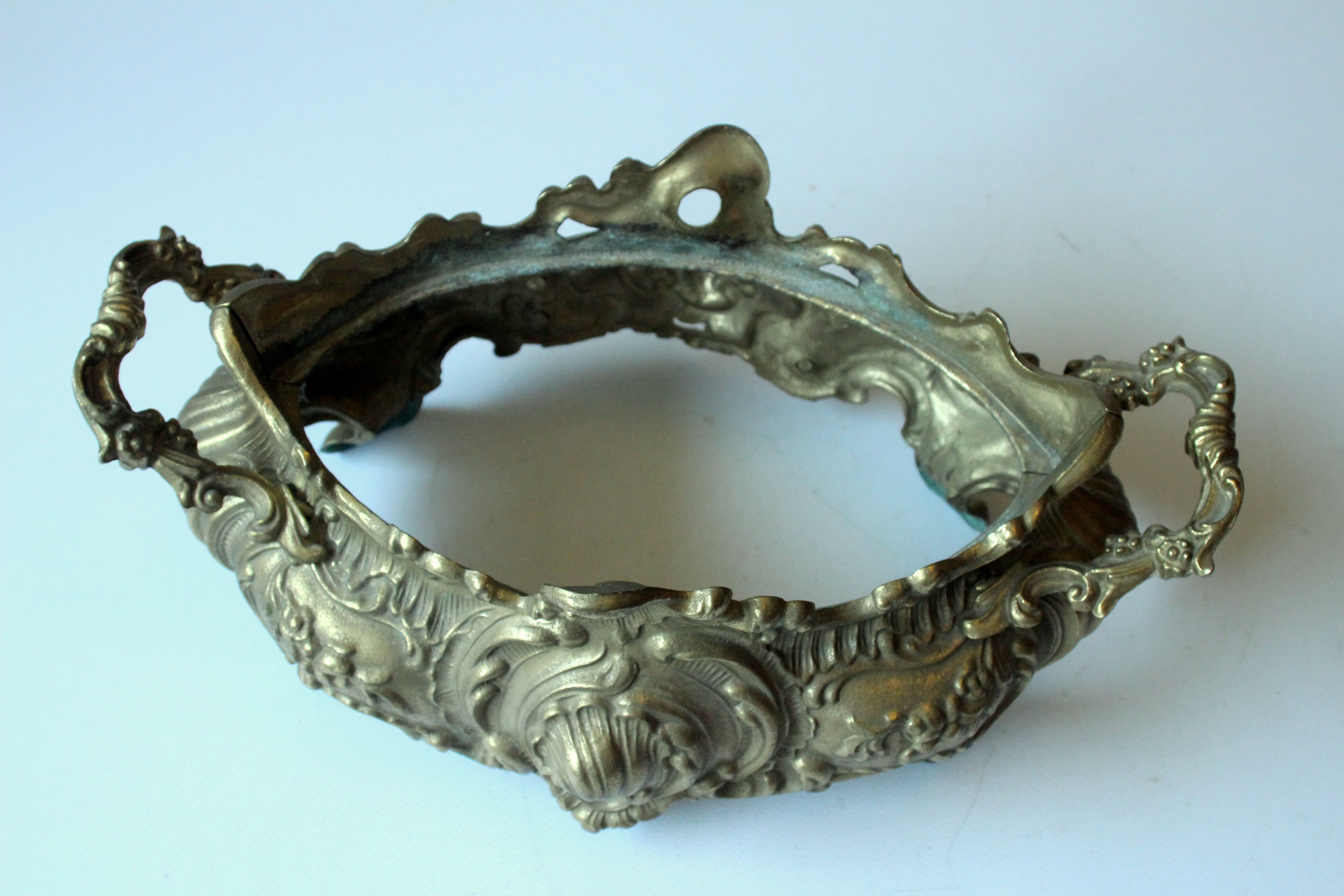 1900s Art Nouveau solid brass Jardinière with metal insert