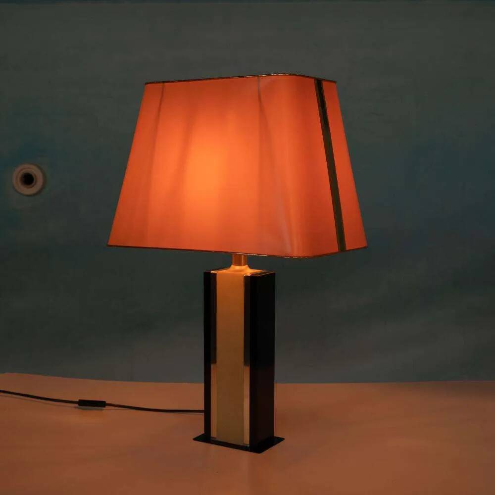 1970s vintage hotel-style Regency table lamp