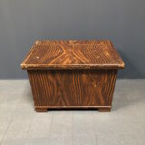 Popular art box with striped pattern