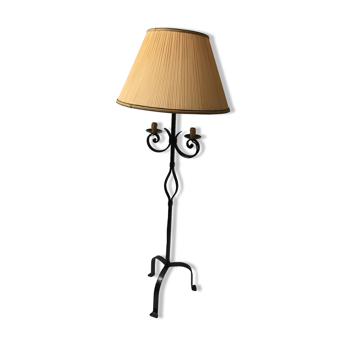 Tripod floor lamp in bronze Louis XV style