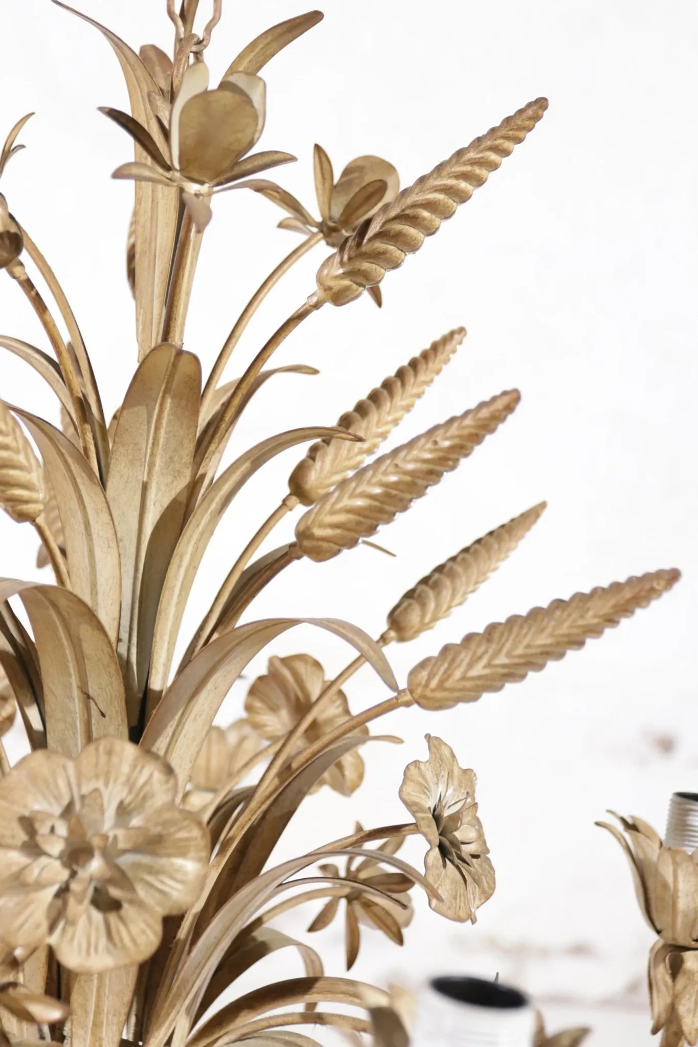 Sheaf of wheat chandelier beige Hans Kögl – Maison Charles style