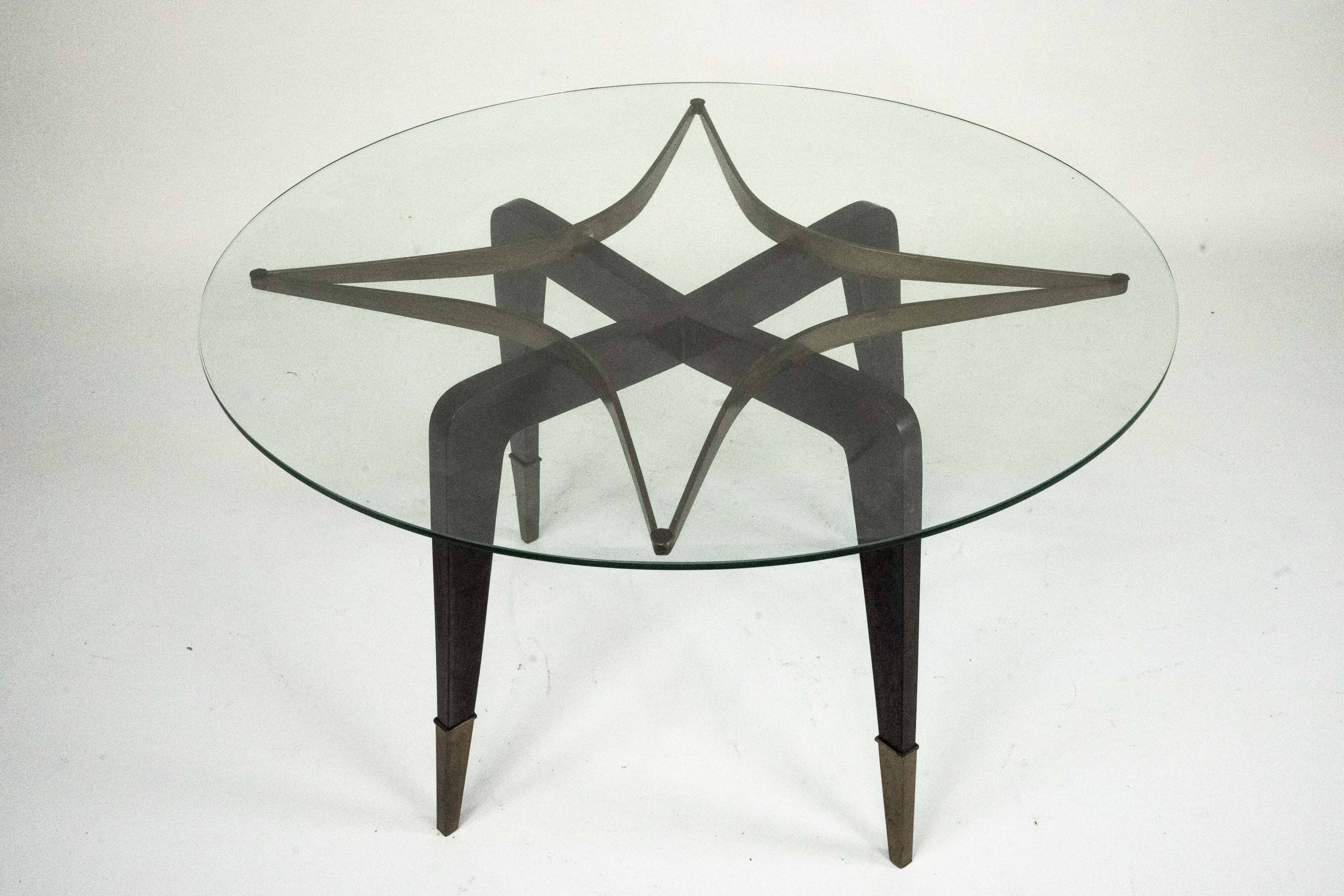 Rare mid-century round coffee table by Paolo Buffa, Italy, 1950s.
