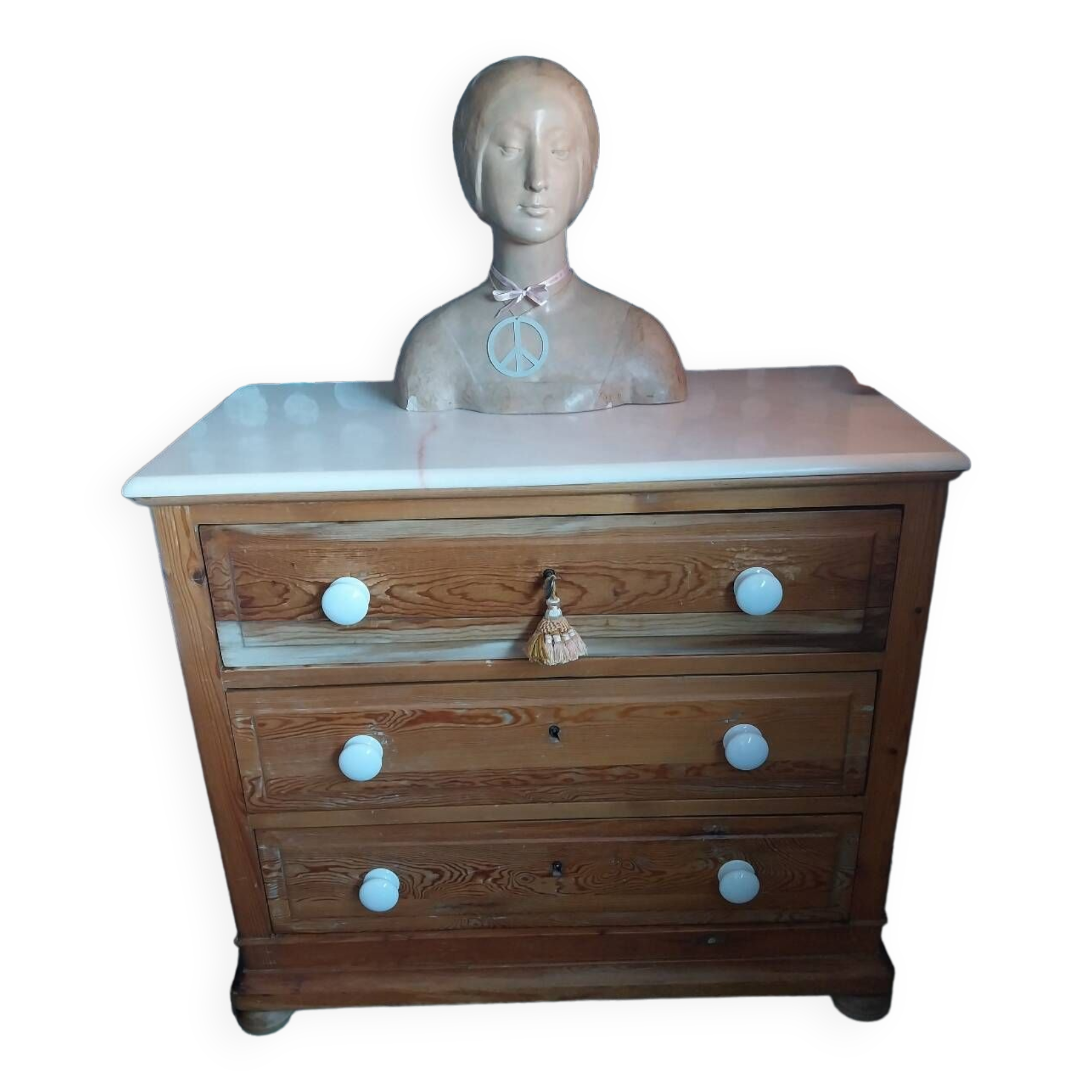 Antique chest of drawers