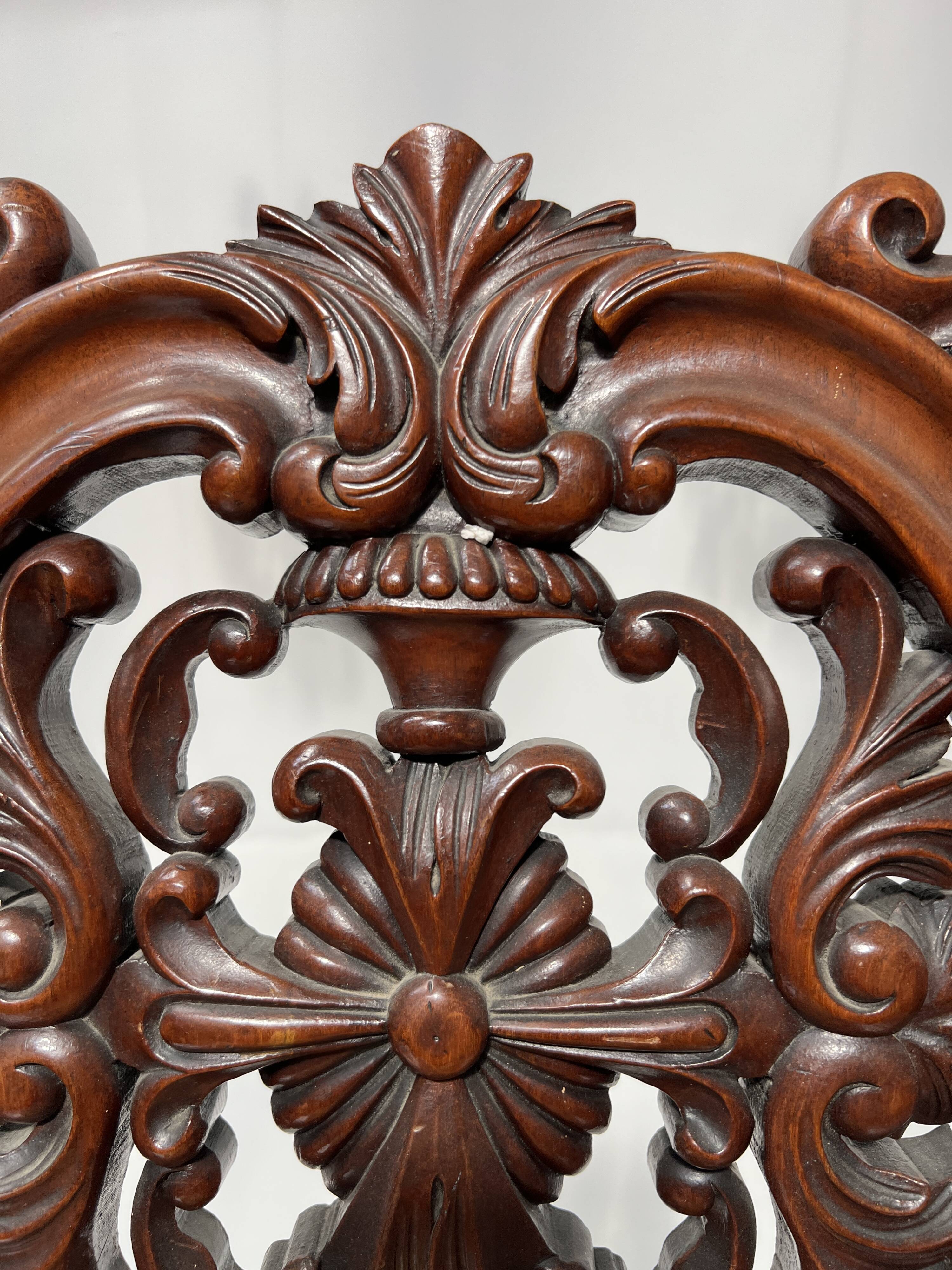 Napoleon III period armchair in carved mahogany, 19th century.