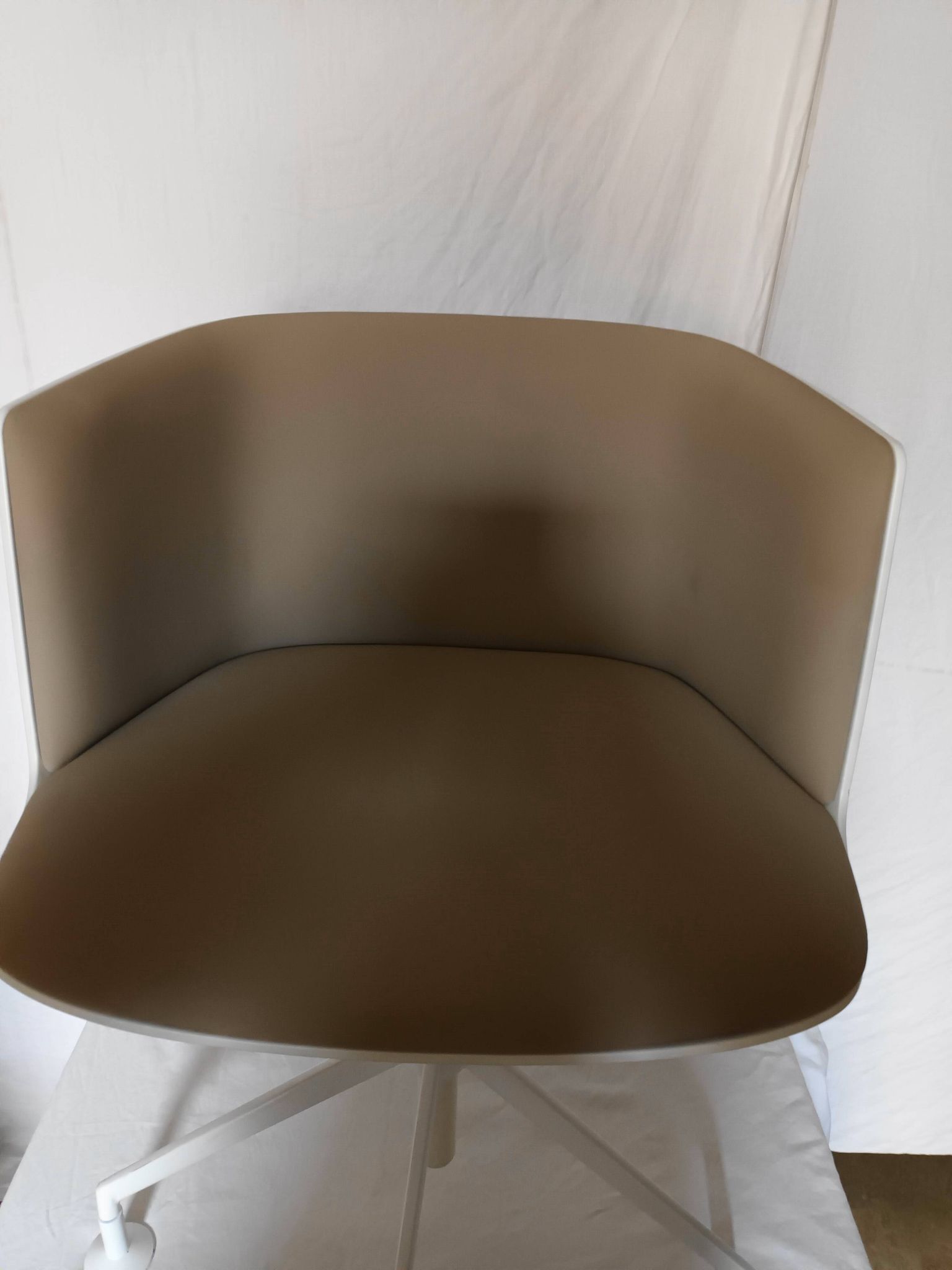 "Cut" office chair by Francesco Rota for Lapalma