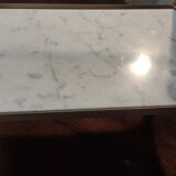 Table basse en verre, laiton et marbre
