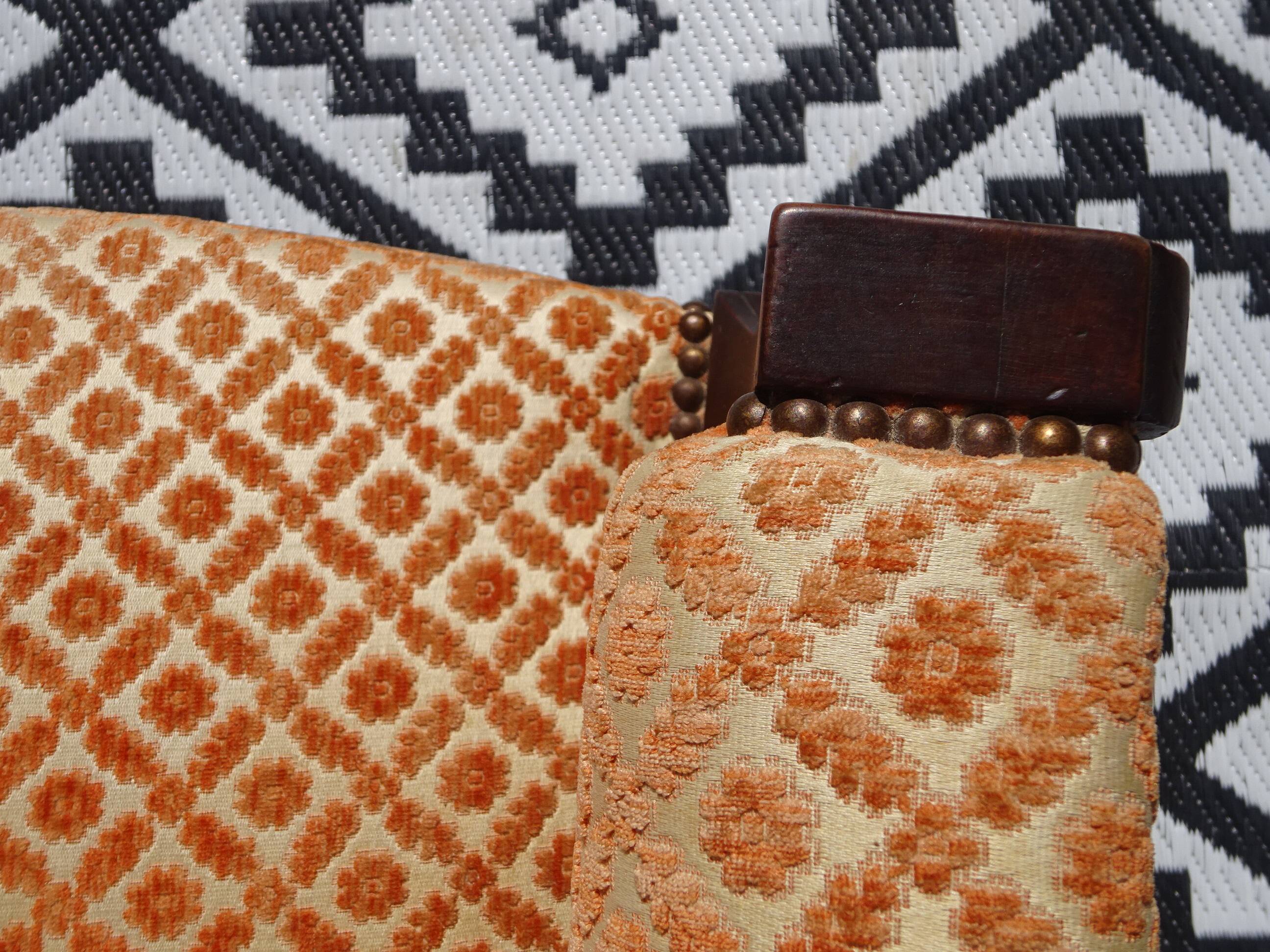 Vintage bench in wood and orange/ivory velvet.