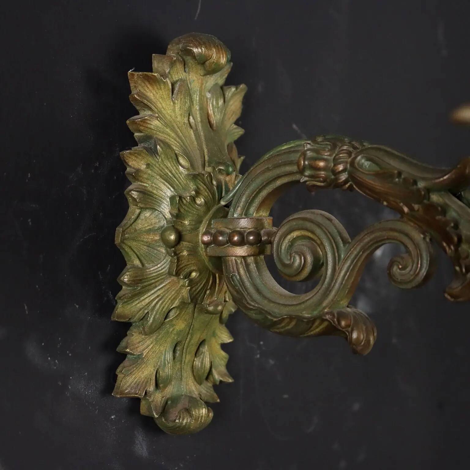 Paire d’appliques murales style Empire en bronze bruni, Italie, XXe siècle