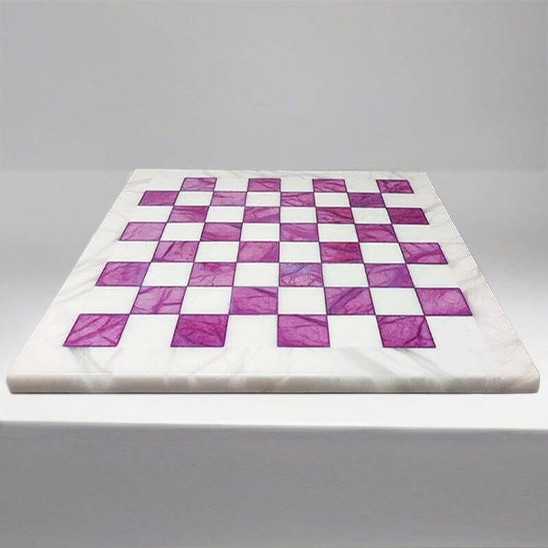 Superbe jeu d'échecs rose et blanc des années 1970 en albâtre de Volterra fabriqué à la main en Italie