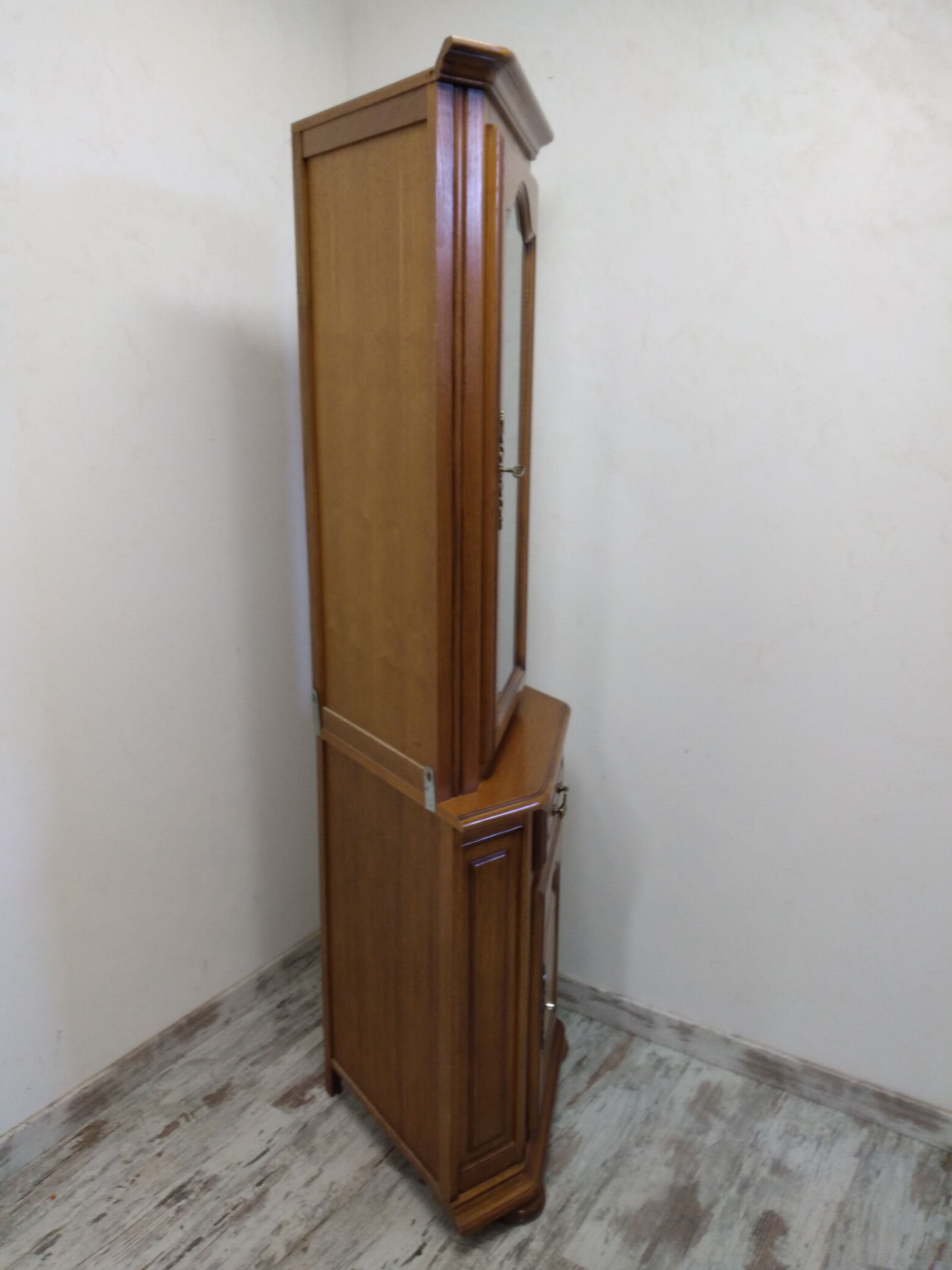 Vitrine d'angle