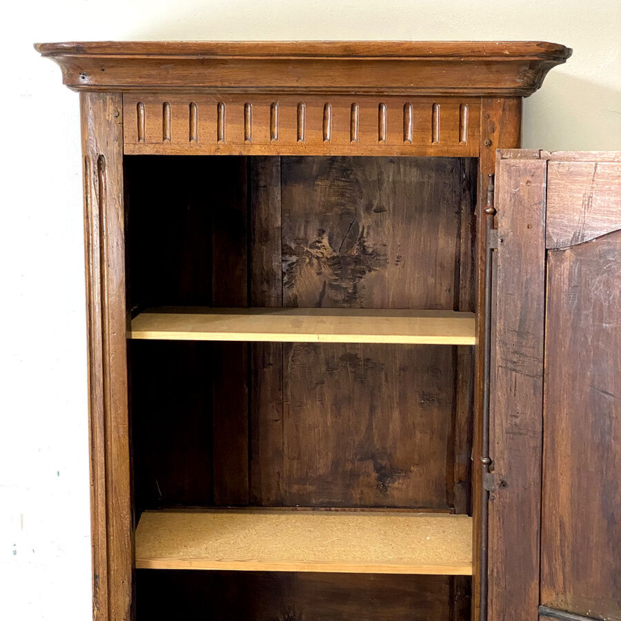 Bonnetière XIXth century solid walnut