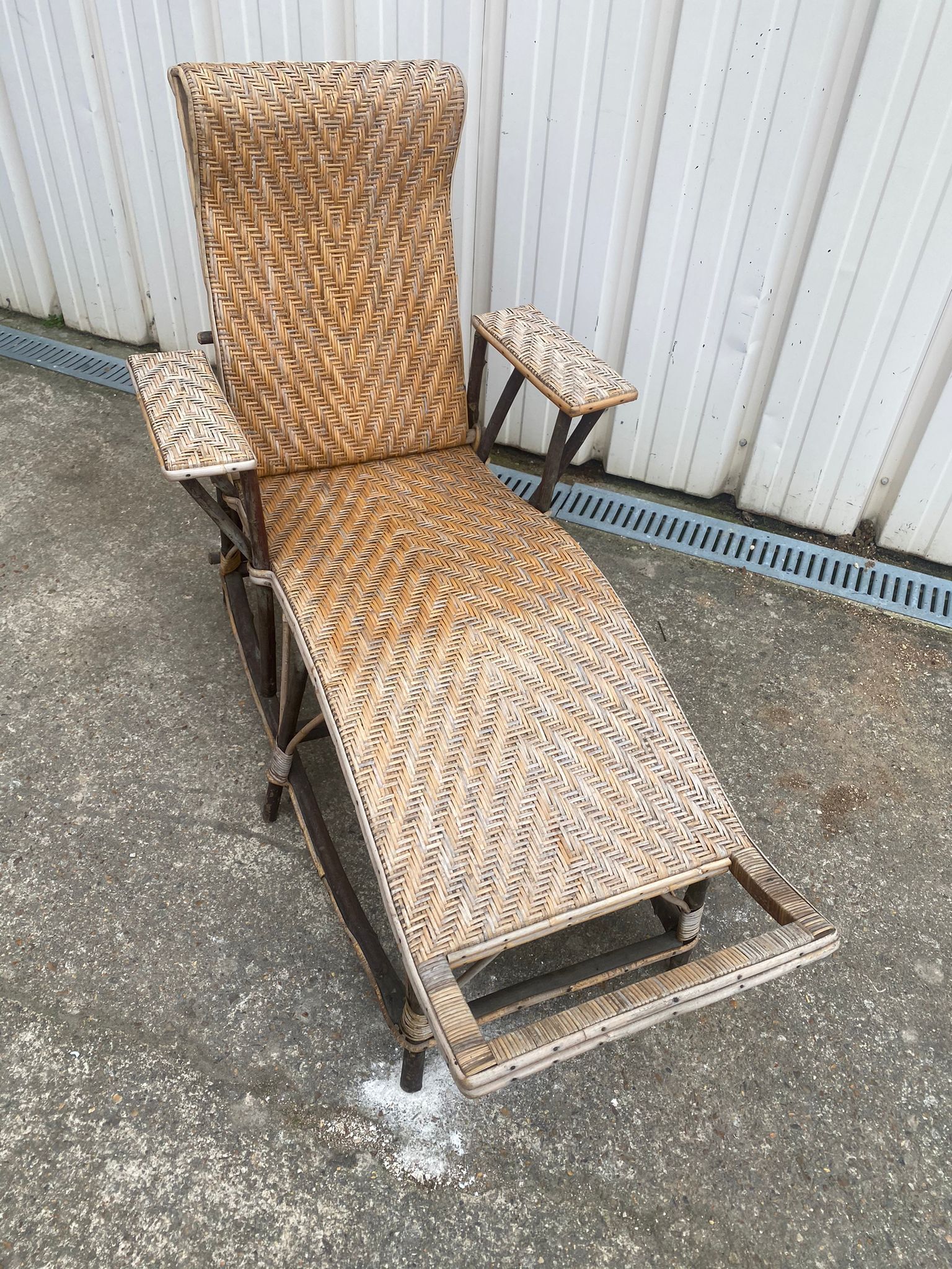 Chaise longue rotin bois ancienne