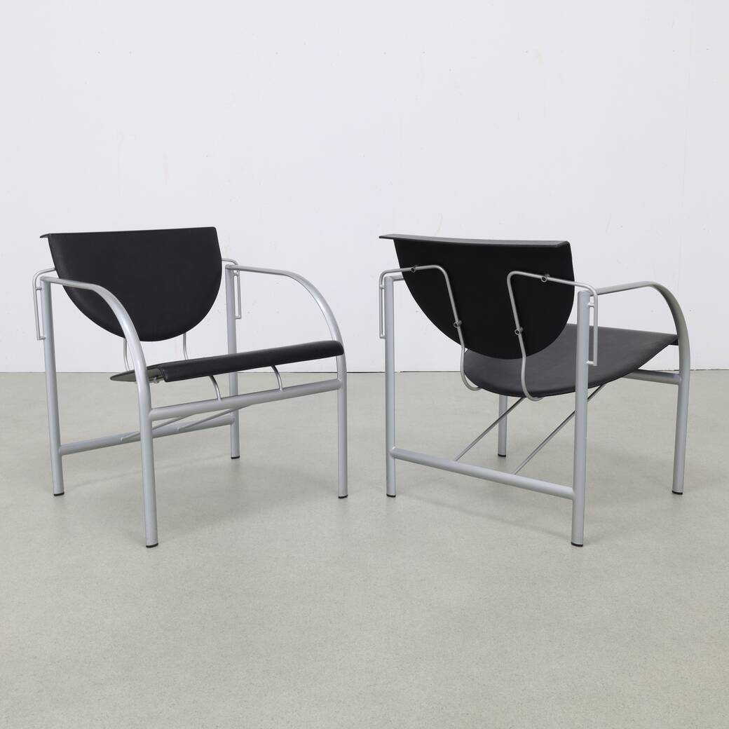 2 fauteuils postmodernes « Kokatu » en cuir par MA Ciganda pour Akaba, années 1980
