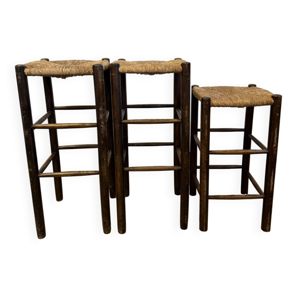 Suite de 3 tabourets paillés en bois – esprit Charlotte Perriand