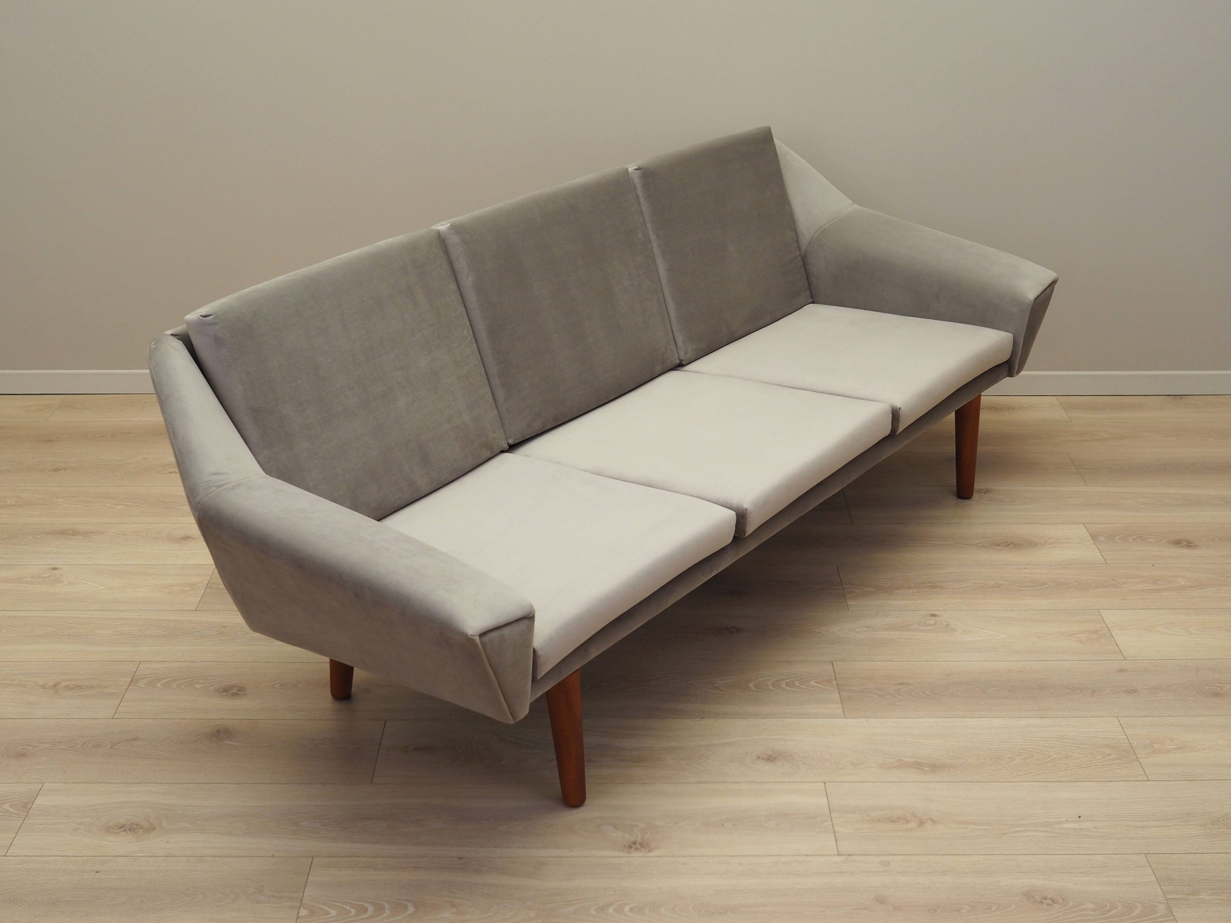Canapé danois en velours gris, années 1980