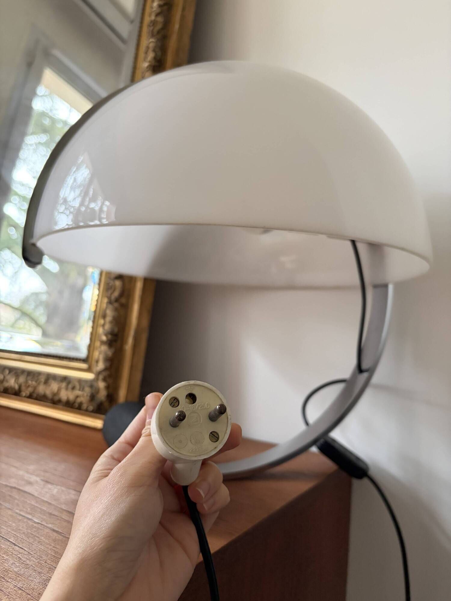 Magnificent vintage Stilnovo Artimeta lamp in excellent condition.