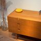 Commode scandinave vintage en chêne doré "Ebba"
