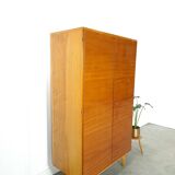 Armoire vintage en placage avec étagères