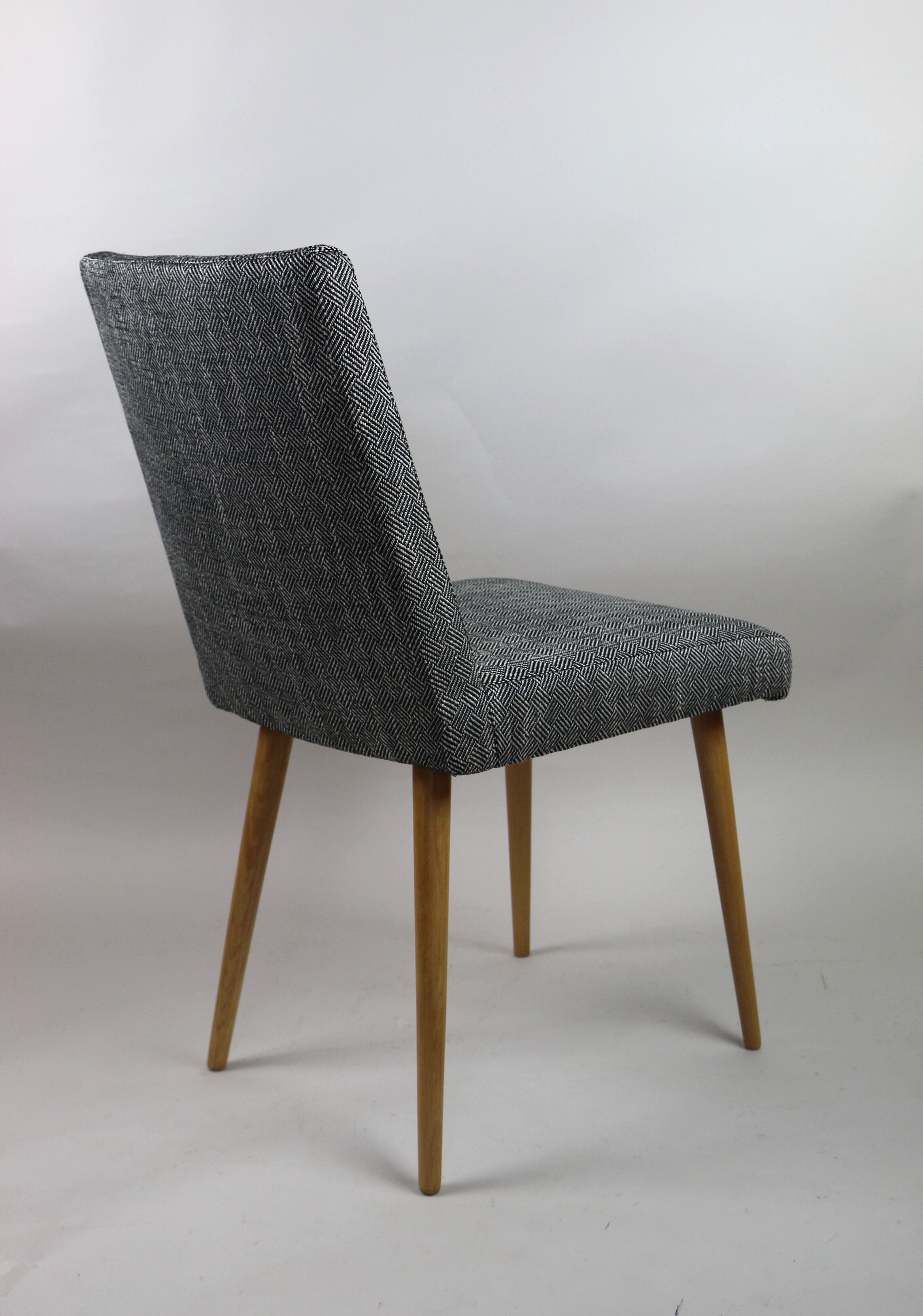 Chaises vintage noir et blanc années 1970