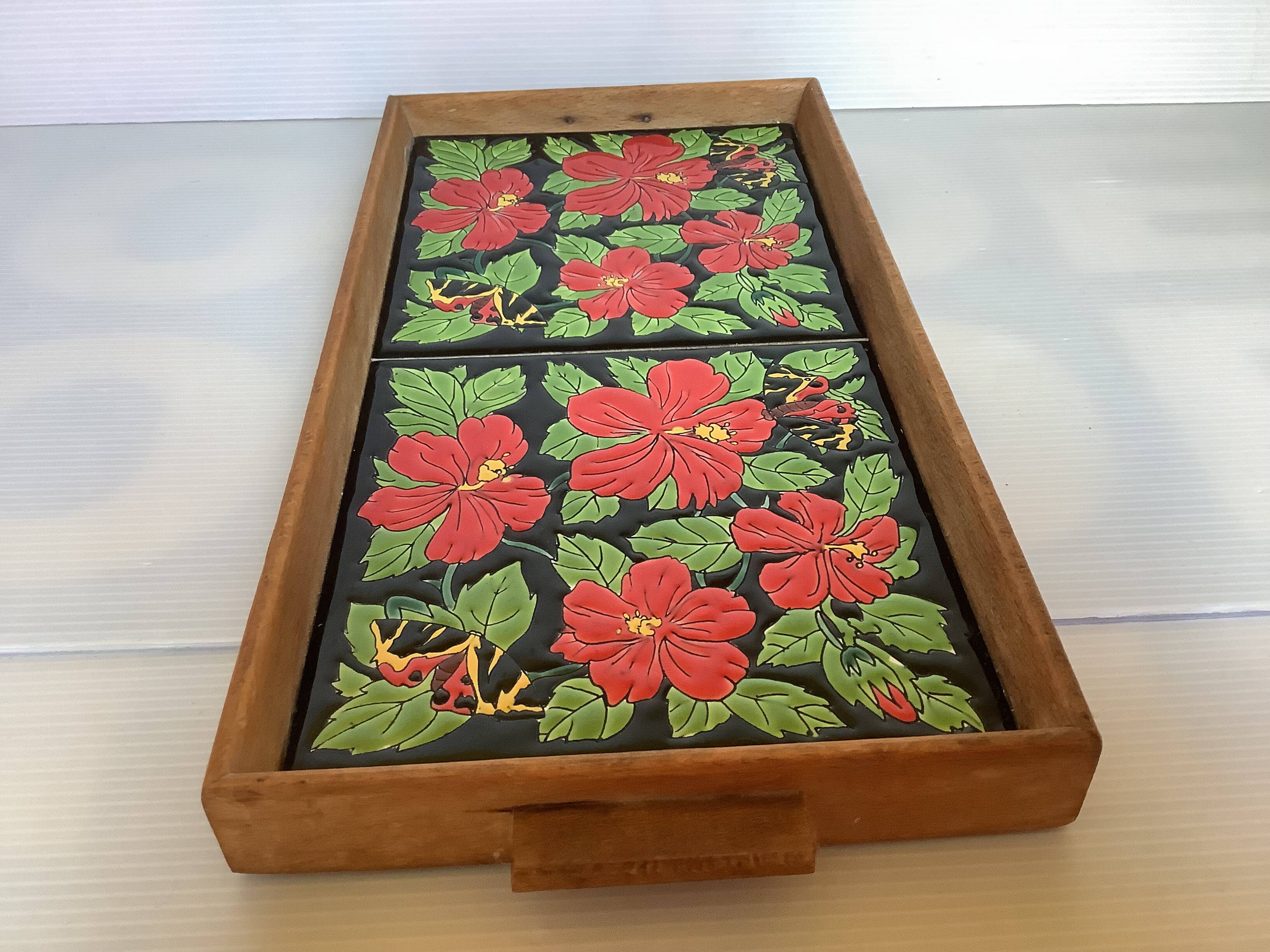 Plateau céramique fleurs hibiscus et papillons