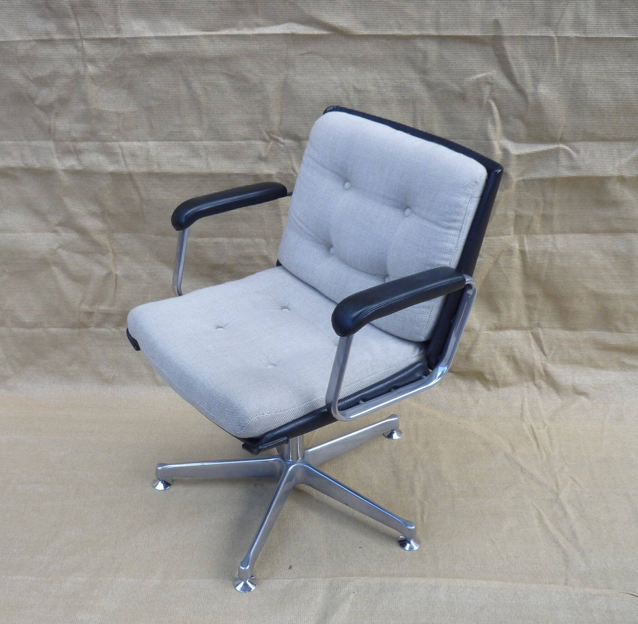 Office chair in wool and leather