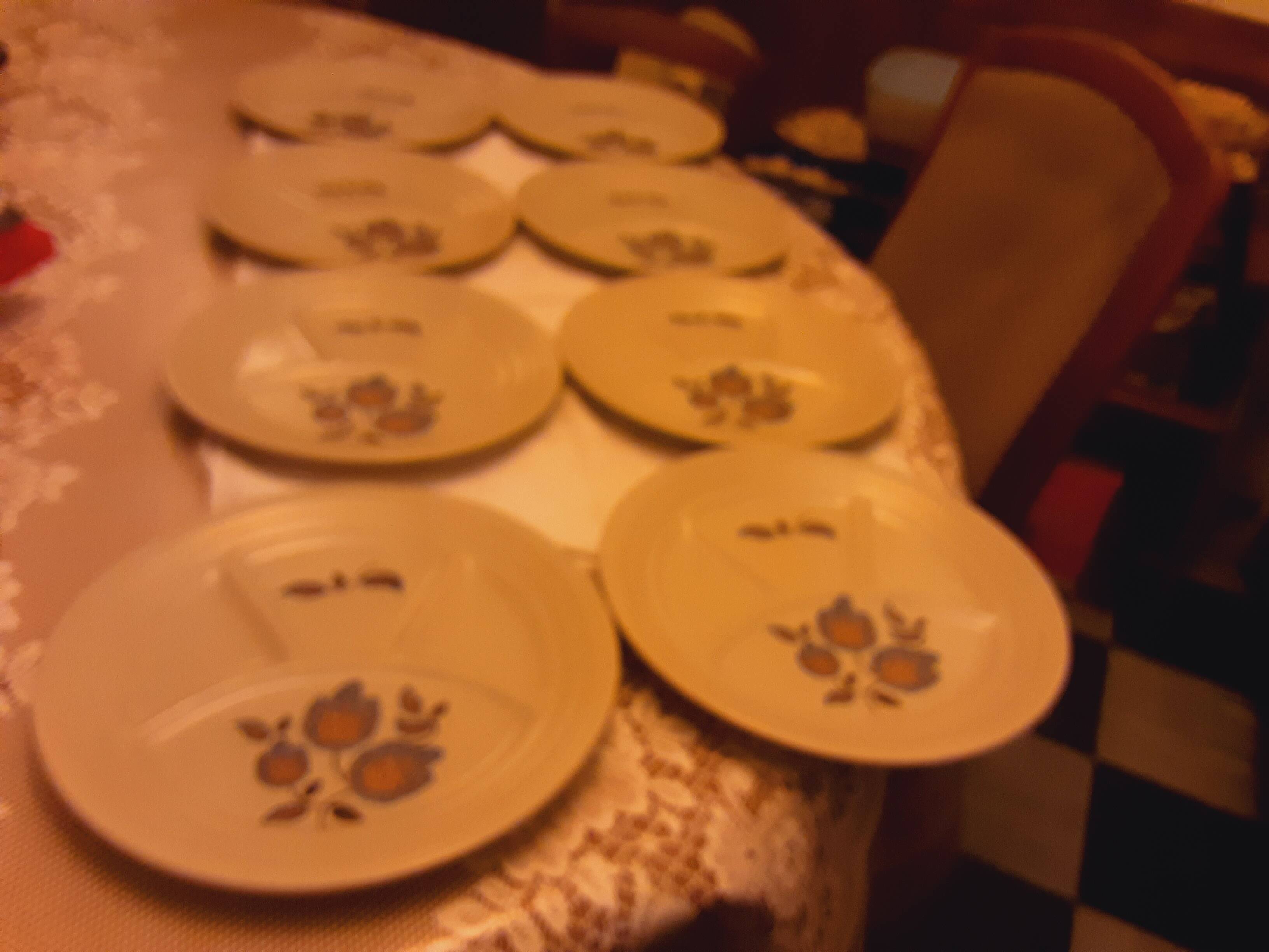 8 Saint Amand faience fondue plates Sologne model