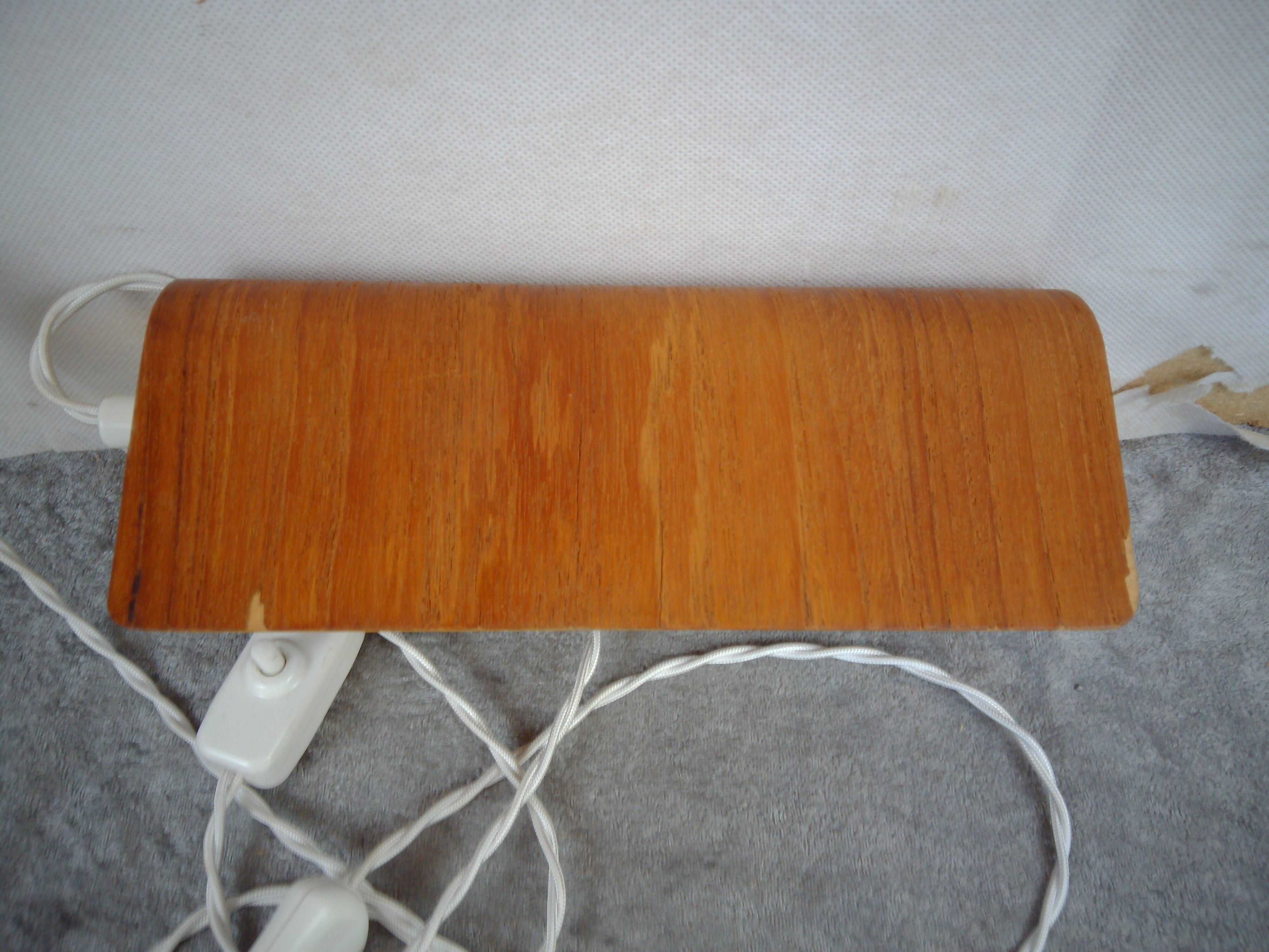 Pair of teak bedside sconces, model V321 from Nator