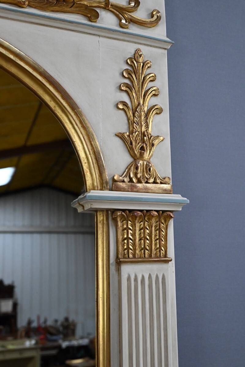 Large trumeau mirror, Directoire style – Early 20th century