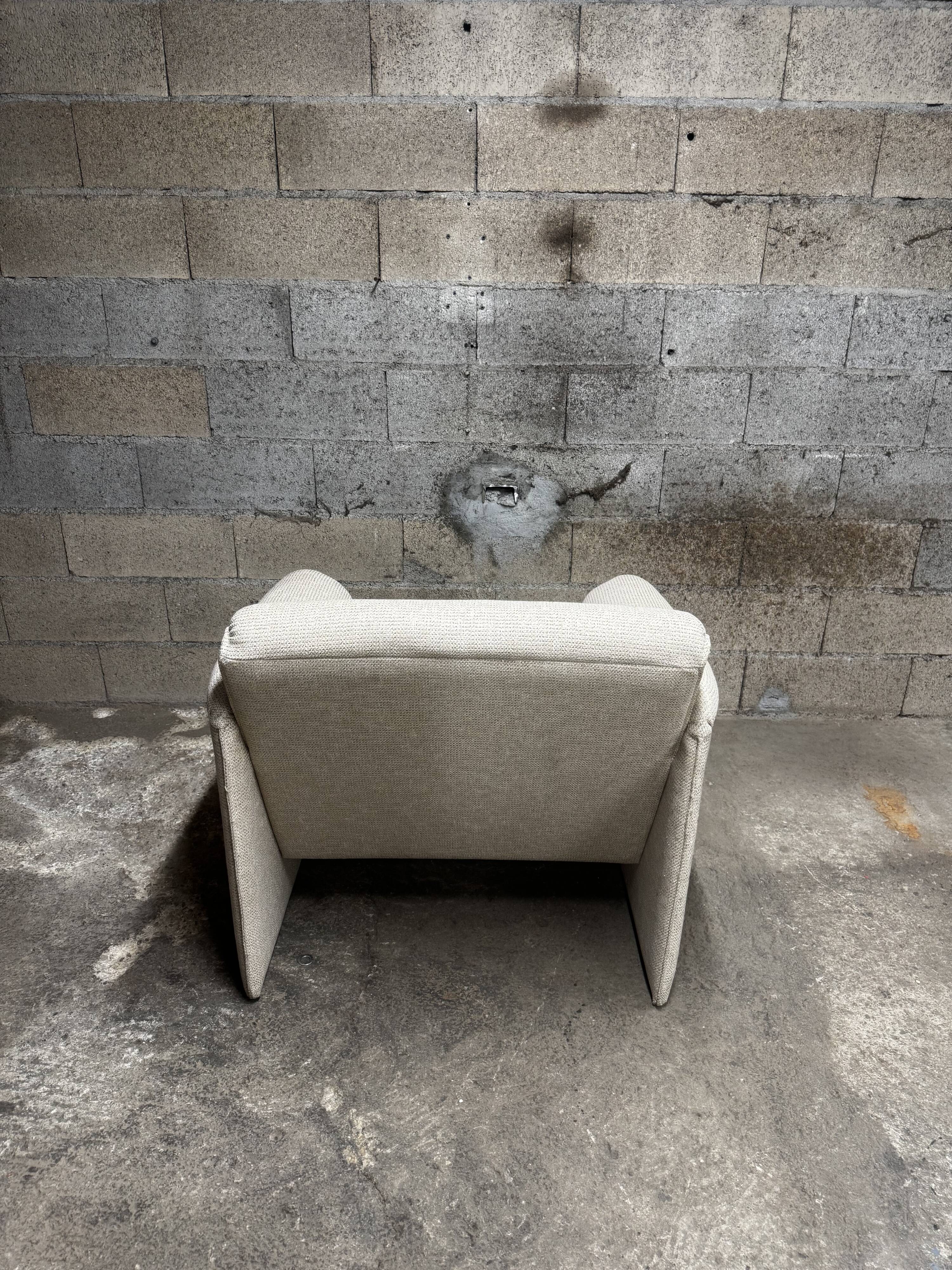 Leolux Bora Bora armchair bean fabric
