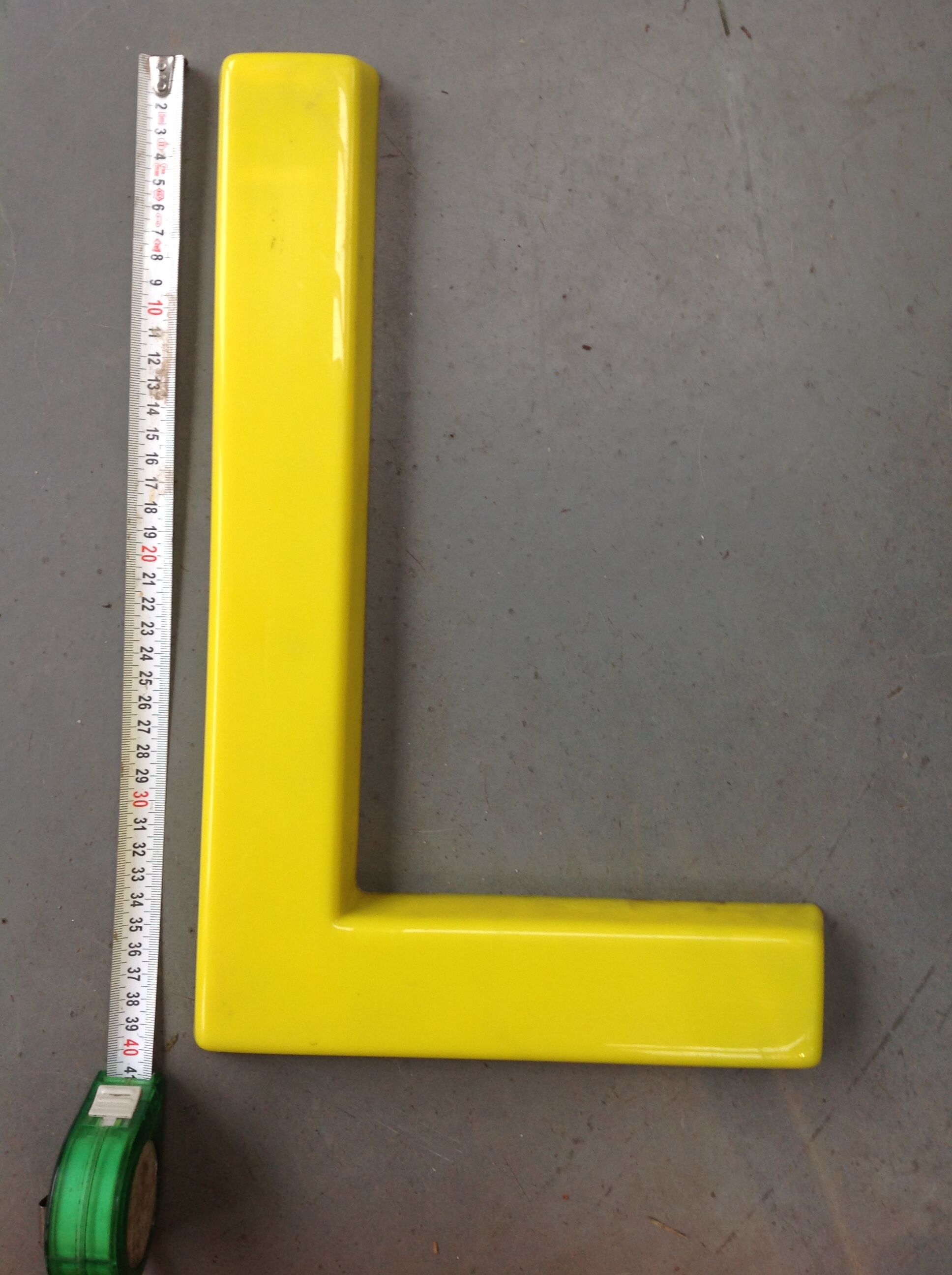 Large letter "L" vintage plexi yellow 70s