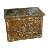 Coffre ancien en laiton