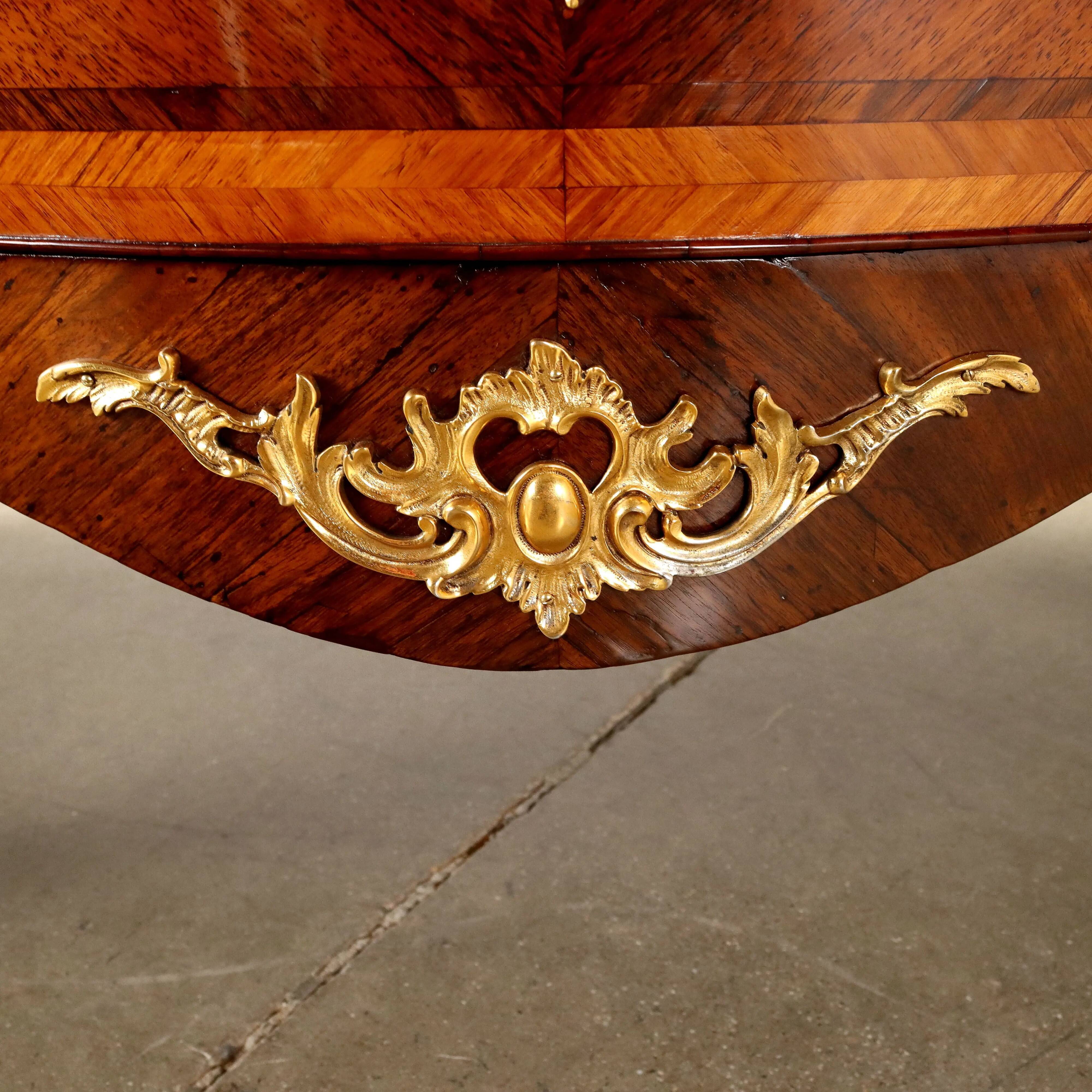 Rococo Neapolitan commode in red marble, poplar and bronze, Italy 1700.