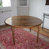Antique extendable table