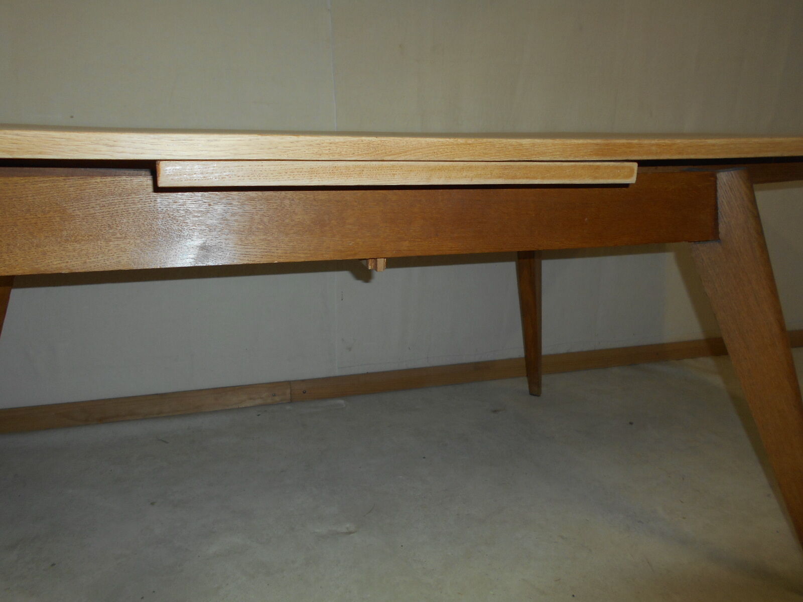 Table vintage 1960 pieds compas chéne clair