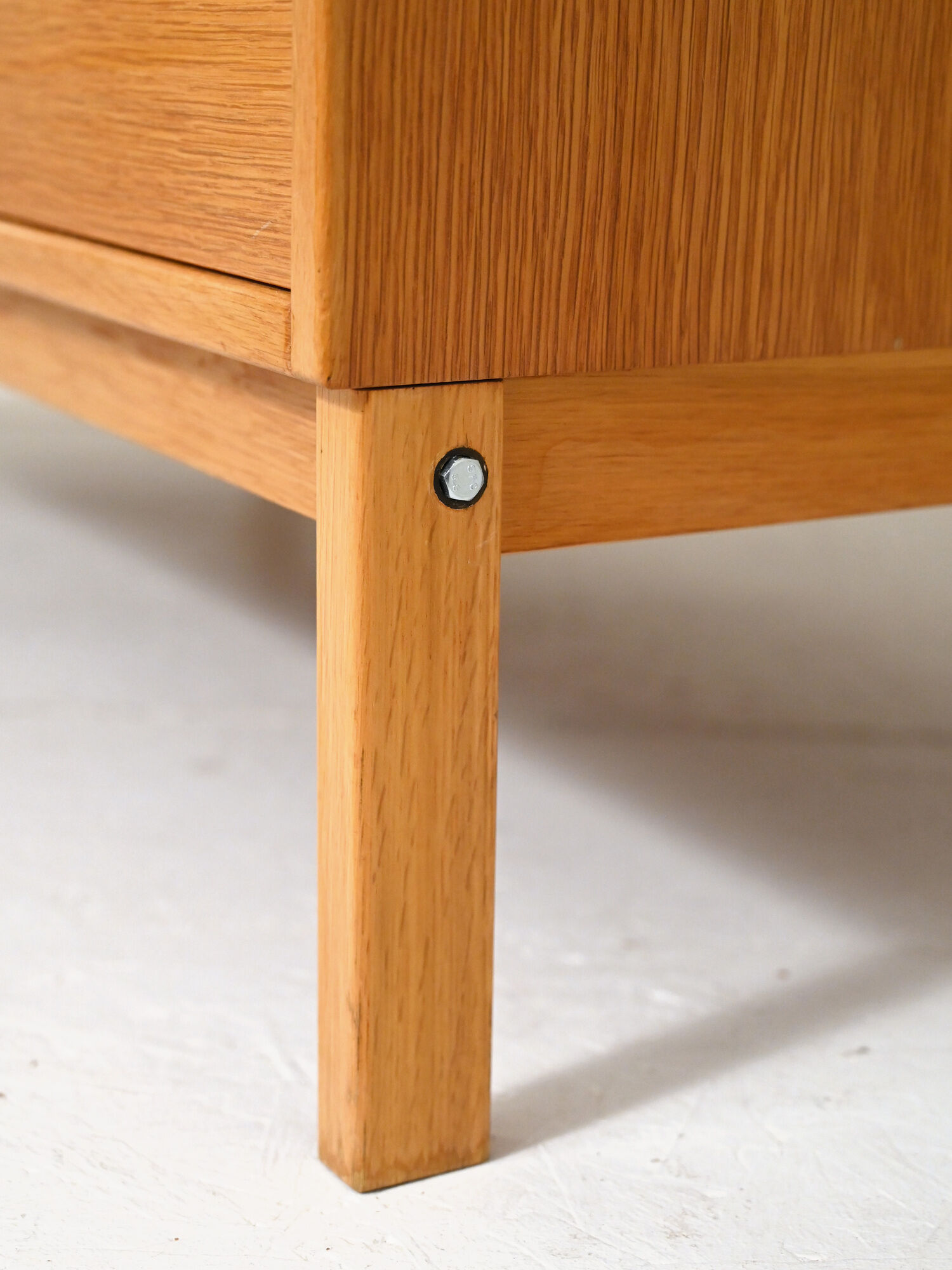 Chest of drawers - Vintage oak TV cabinet