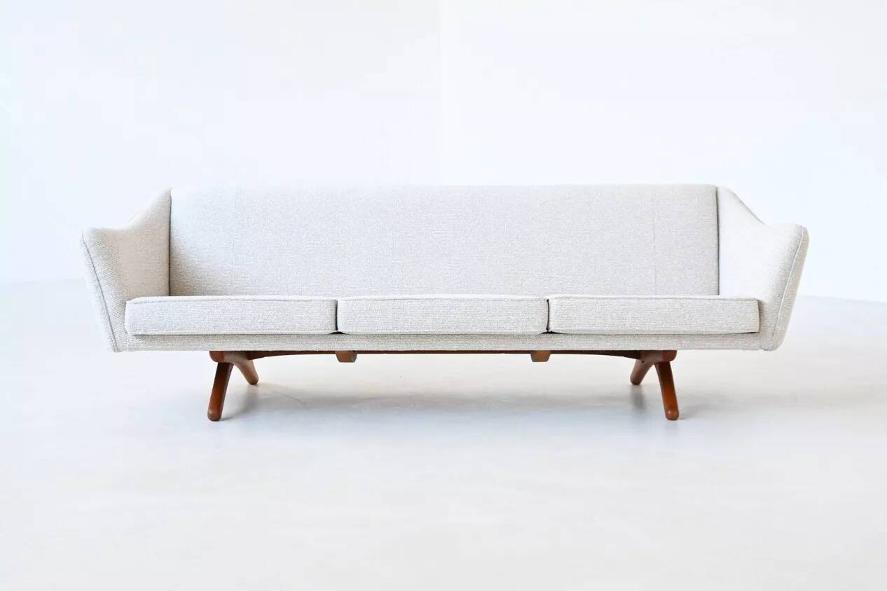 Slim Sofa
