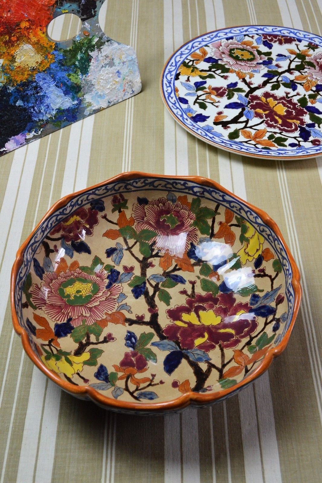 Deep dish Gien Peony 1938-1960