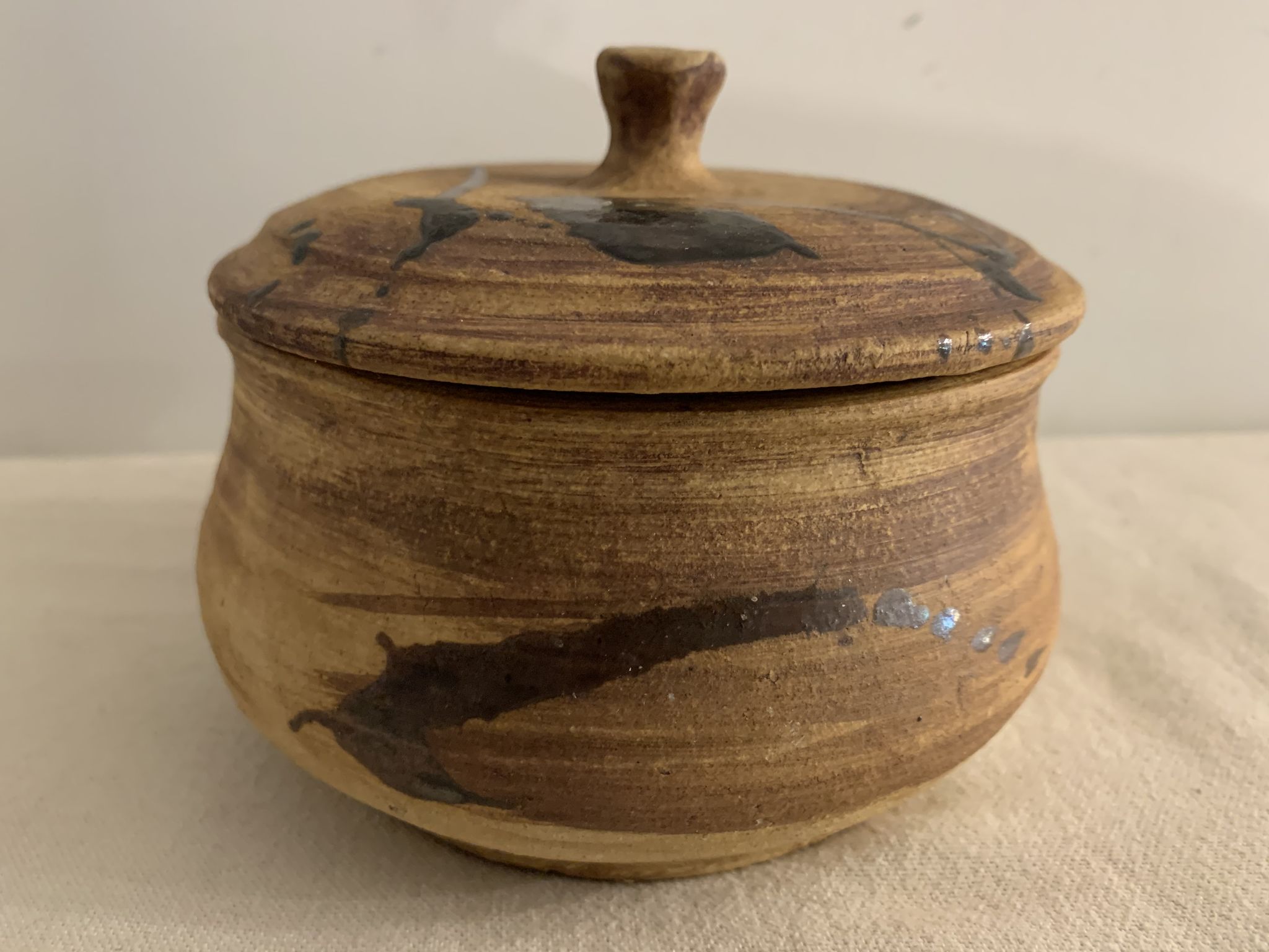 Pot ancien et son couvercle Poterie de la Colombe en grès 1975