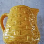 Pichet jaune en barbotine Digoin Sarreguemines vintage années 60