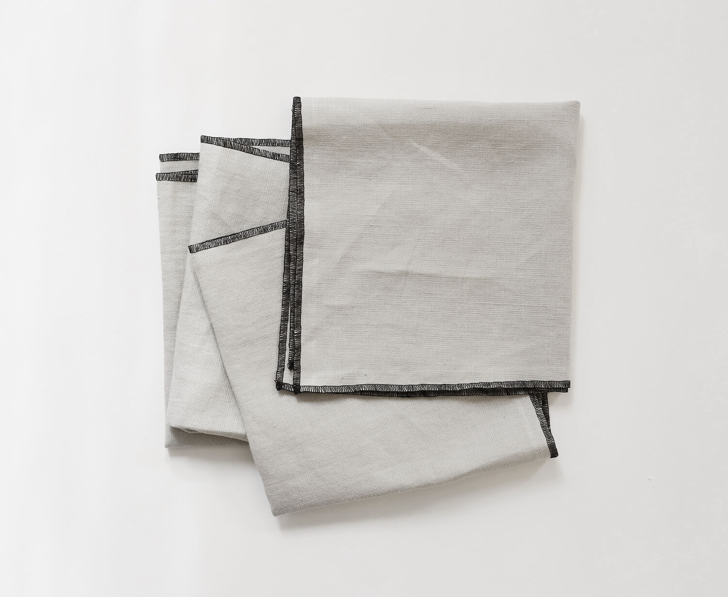 Chalk linen tablecloth and towels