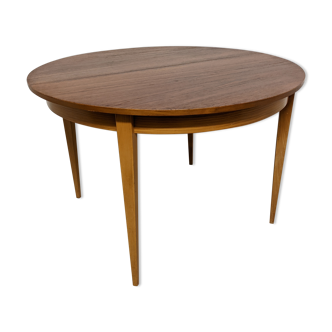 Vintage round table extended by the 50s/60s