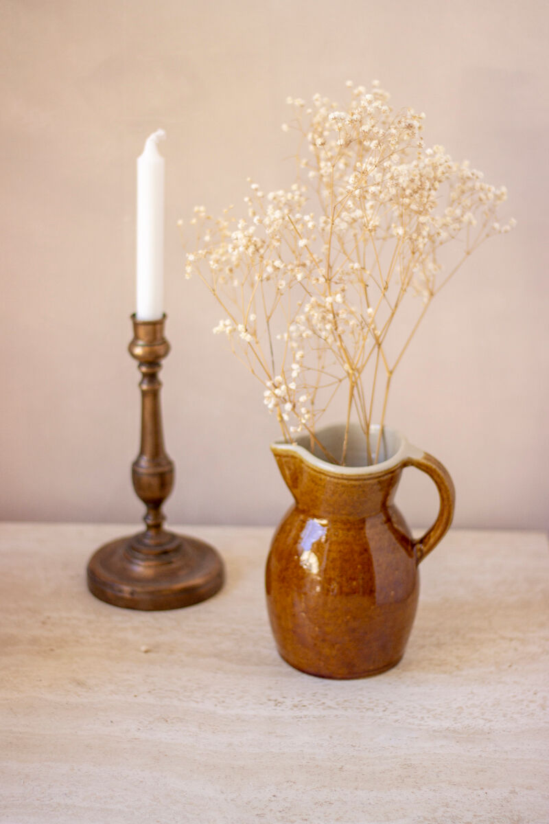 Pitcher in Berry sandstone