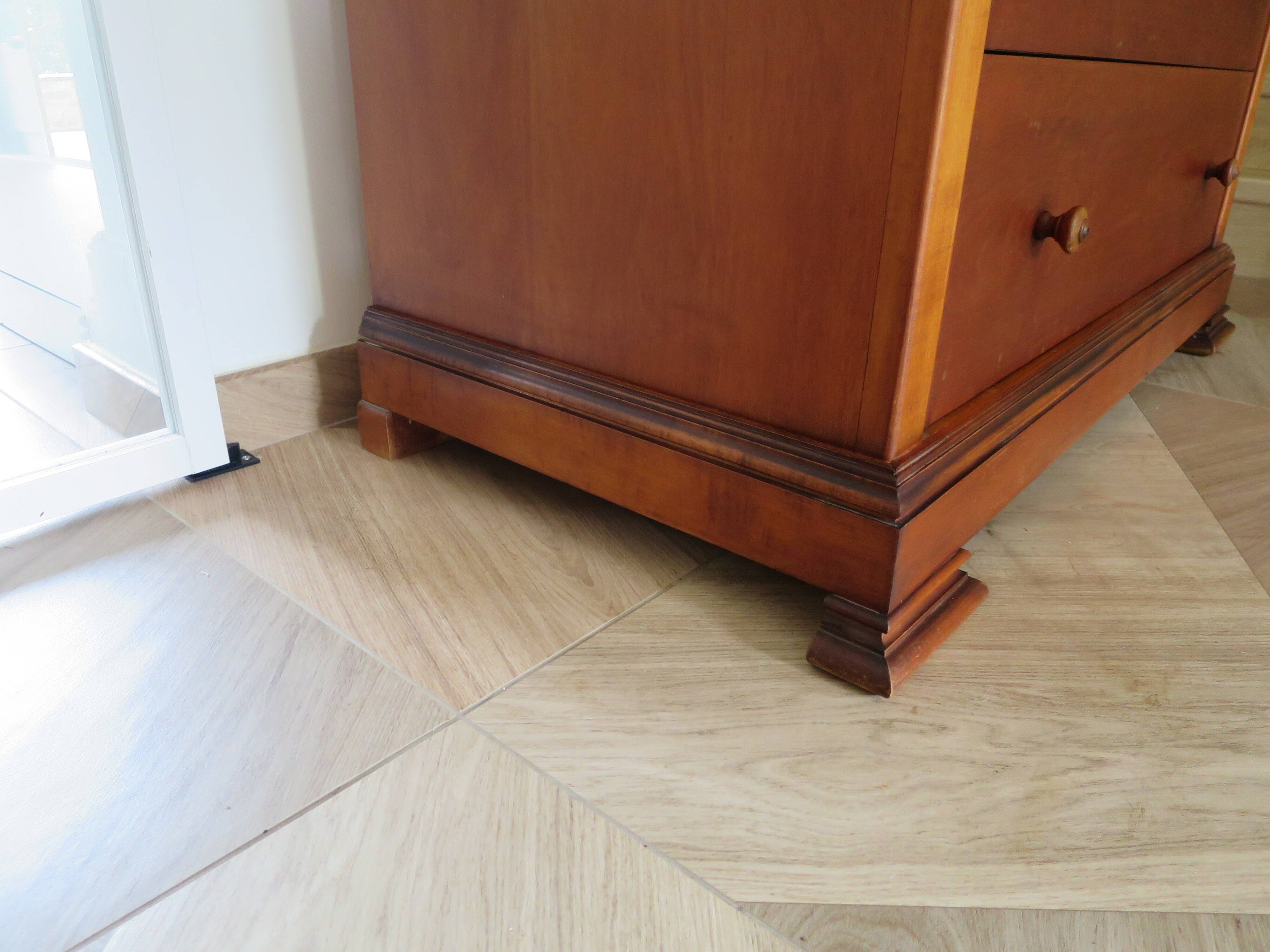 Elegant cherry wood chest of drawers – 3 drawers – 80s