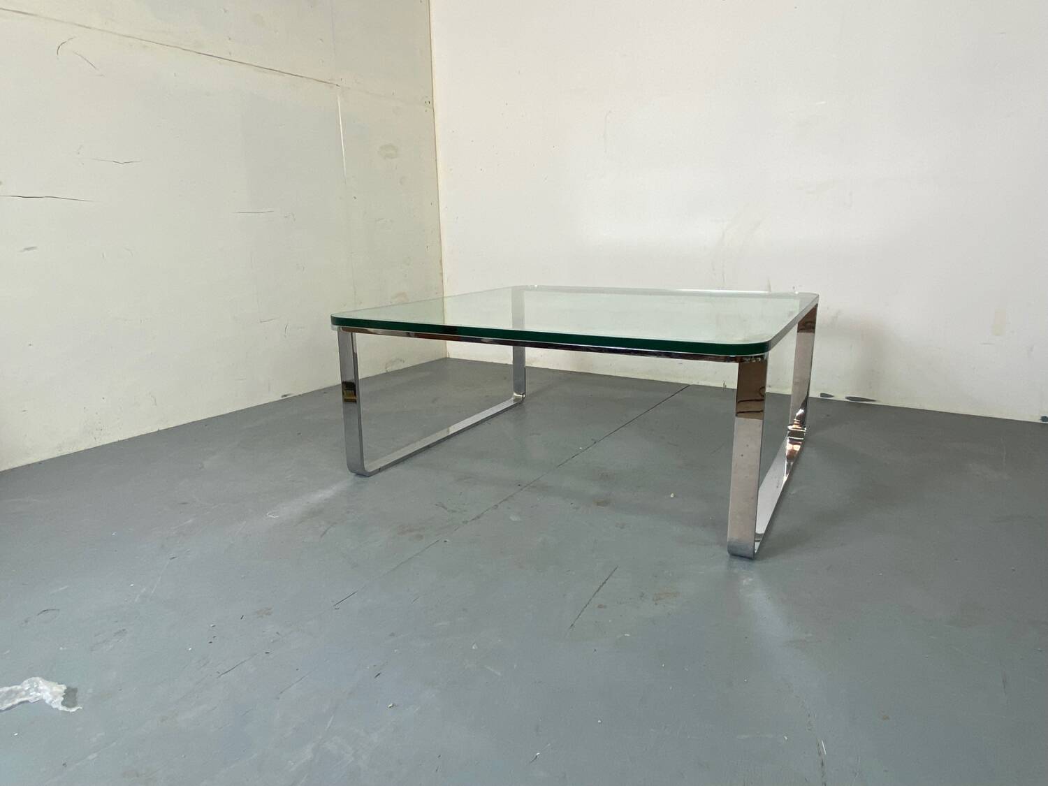 Table basse moderniste suisse en chrome, acier et verre de Strässle, années 1970
