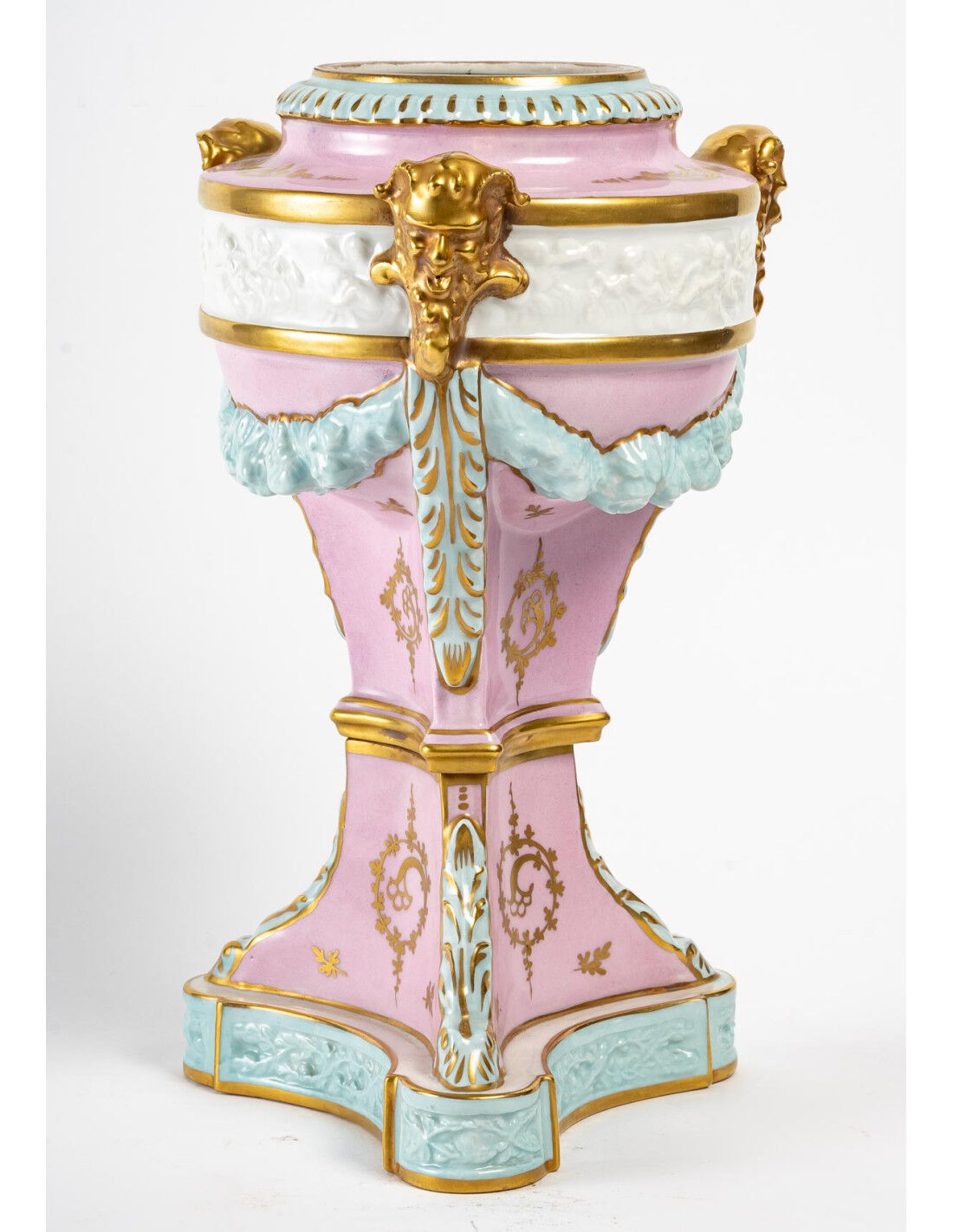 Porcelain vase, late nineteenth century