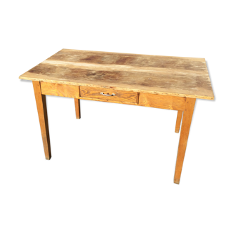 Farm table