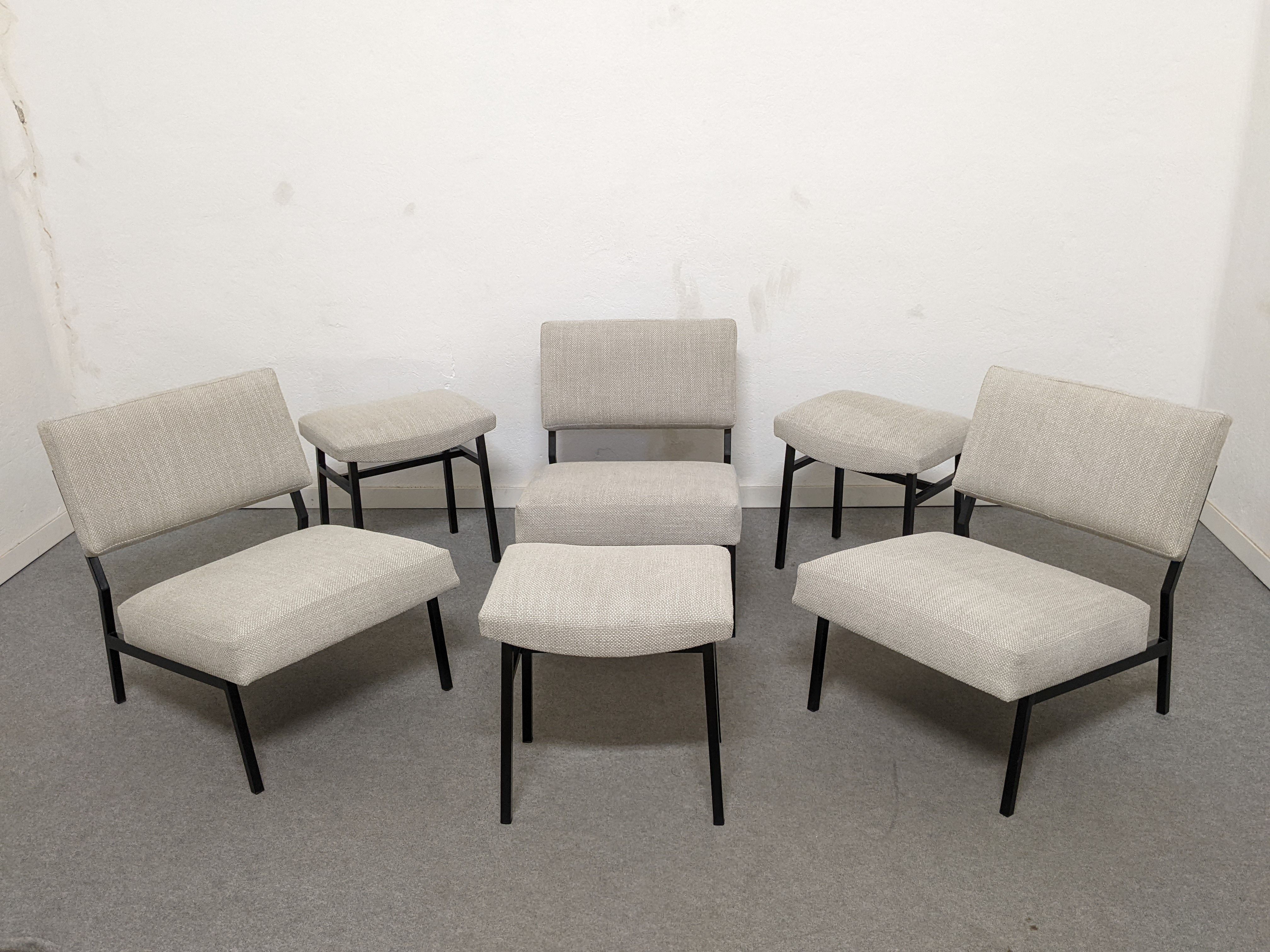 Series of 3 modernist drivers of the 50s /60s and their ottomans